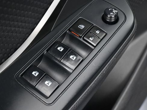 Used 2019 Toyota C-HR LE FWD image 13