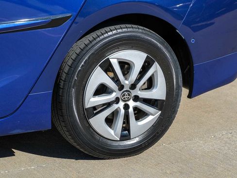 Used 2017 Toyota Prius Four image 54