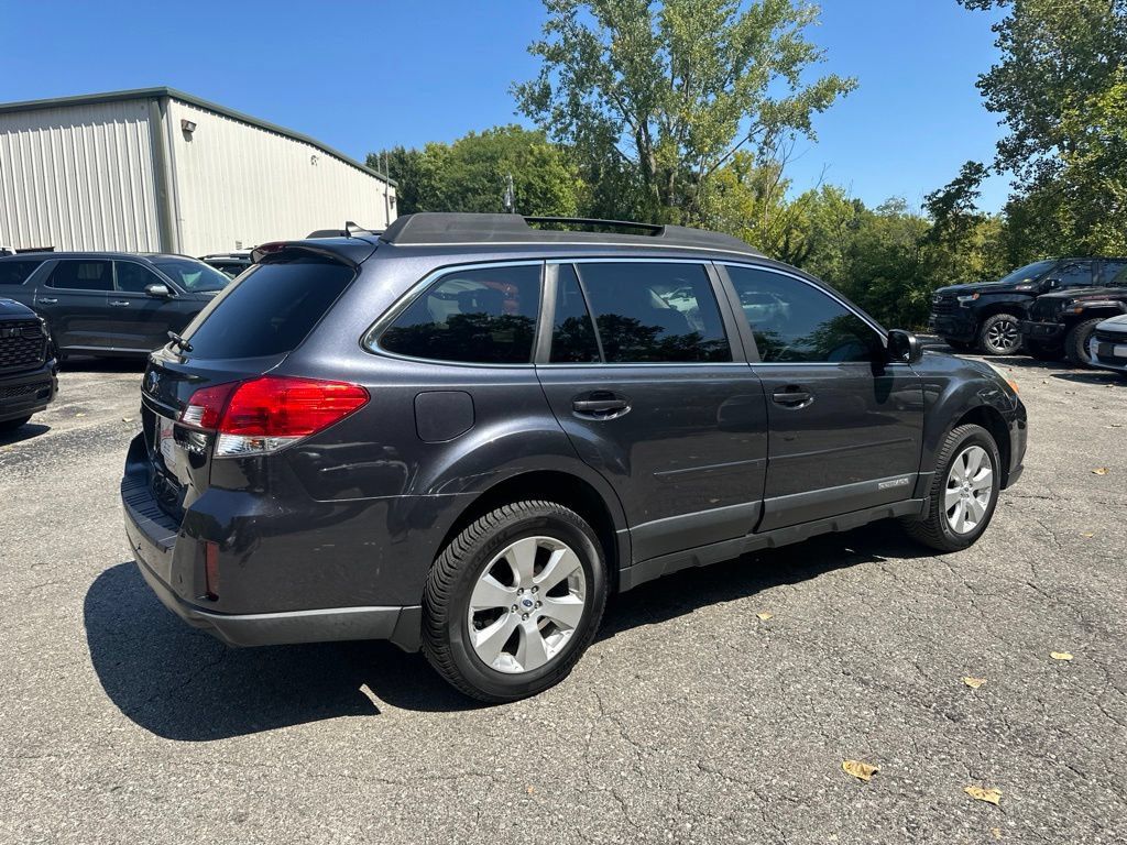 Used 2011 Subaru Outback 2.5i Limited w/ PWR Moonroof Pkg AWD/4WD image 7