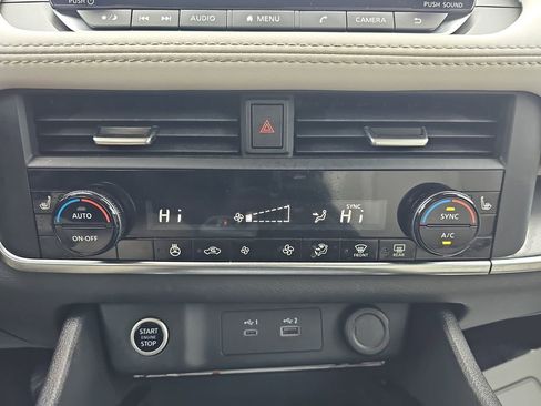 Used 2023 Nissan Rogue SV w/ SV Premium B Package image 26