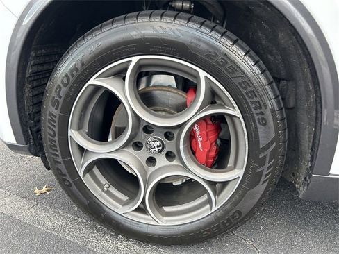 Used 2022 Alfa Romeo Stelvio Ti image 28