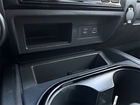 Used 2021 Nissan Titan PRO-4X image 22