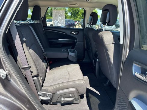 Used 2019 Dodge Journey SE w/ Blacktop Package FWD image 24