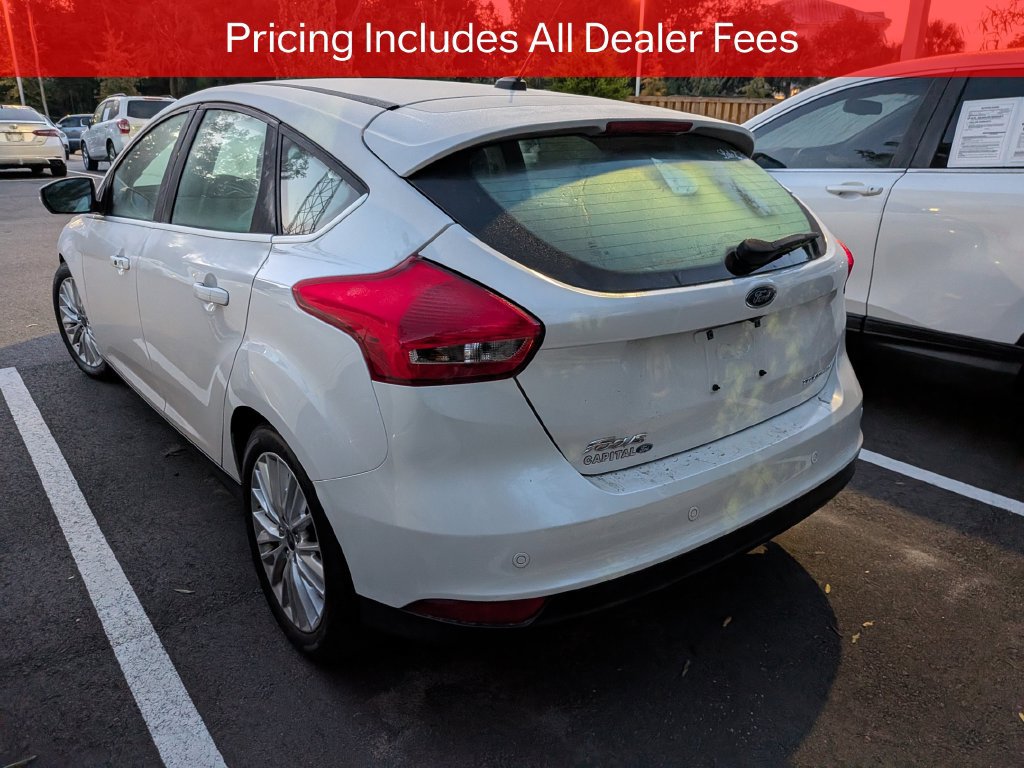 Used 2018 Ford Focus Titanium w/ Titanium Technology Package FWD image 4
