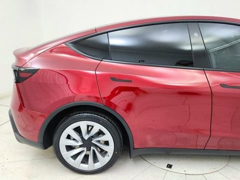 Used 2026 Tesla Model Y AWD image 7