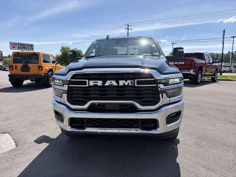 Used 2026 RAM 2500 Big Horn AWD/4WD image 2