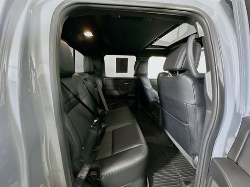 Used 2022 Nissan Frontier PRO-4X w/ Pro-4X Premium Package image 29