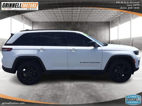 Used 2023 Jeep Grand Cherokee Altitude AWD/4WD image 4