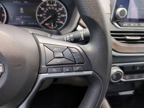 Certified 2024 Nissan Altima 2.5 SV FWD image 19