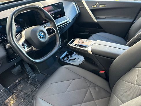 Used 2023 BMW iX xDrive50 w/ Premium Package AWD/4WD image 9
