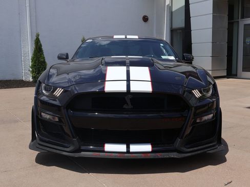 Used 2021 Ford Mustang Shelby GT500 w/ Technology Package RWD image 3