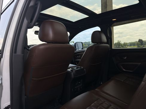 Used 2021 Nissan Titan Platinum Reserve w/ Moonroof Package AWD/4WD image 15