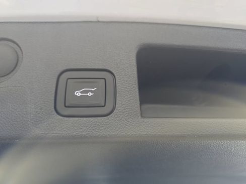 New 2026 Chevrolet Equinox RS w/ Convenience Package III FWD image 16