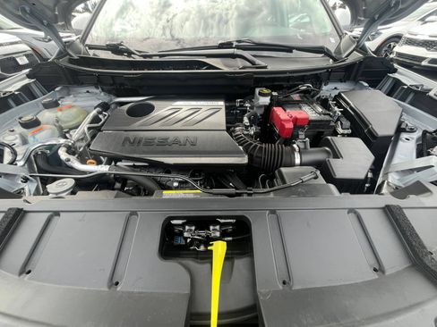 Used 2025 Nissan Rogue SV FWD image 34