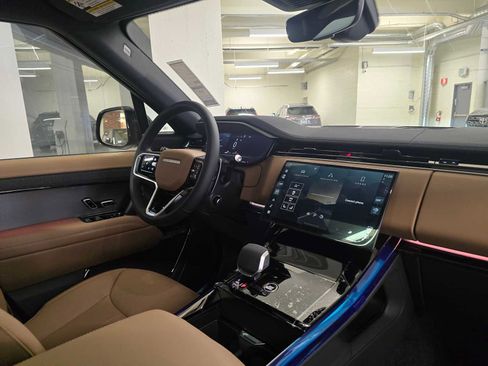 New 2026 Land Rover Range Rover Sport SE AWD/4WD image 12