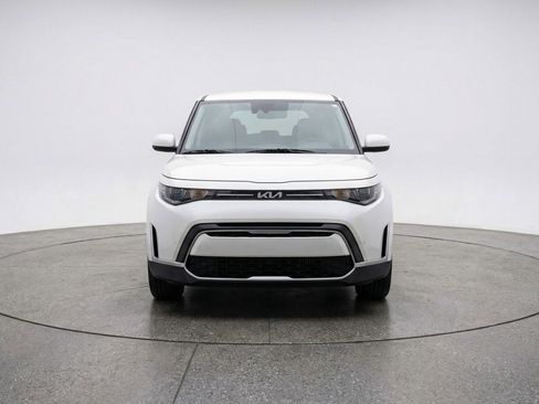 Used 2025 Kia Soul LX w/ LX Technology Package image 2