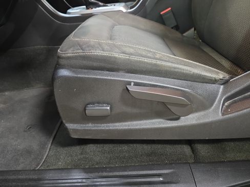 Used 2015 Chevrolet Colorado LT w/ LT Convenience Package RWD image 26