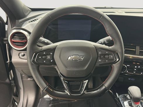 Used 2024 Chevrolet Trax RS w/ Driver Confidence Package image 9