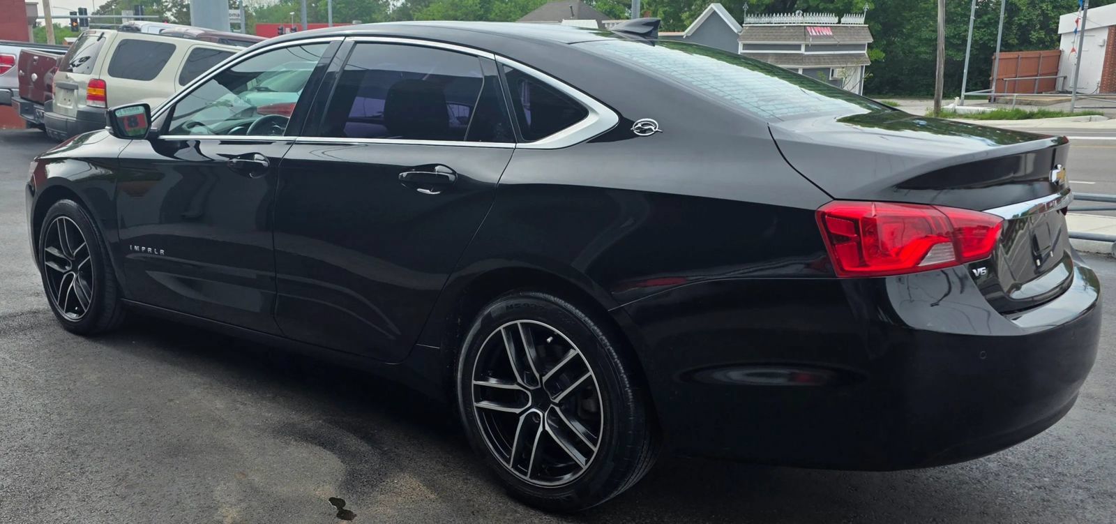 Used 2017 Chevrolet Impala LT w/ Convenience Package FWD image 10