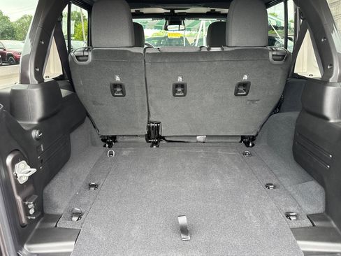 New 2025 Jeep Wrangler Willys AWD/4WD image 18