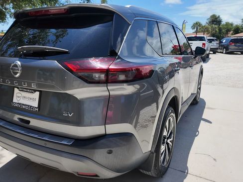 Used 2021 Nissan Rogue SV w/ Premium Package FWD image 5
