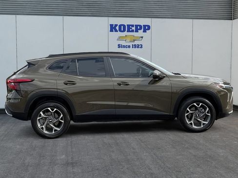 Used 2024 Chevrolet Trax LT w/ Driver Confidence Package FWD image 6