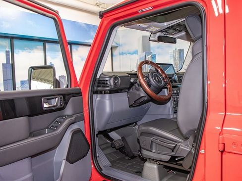 Used 2025 INEOS Grenadier Fieldmaster Edition image 13