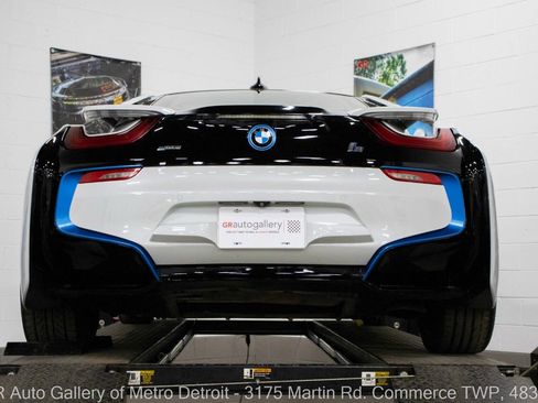 Used 2016 BMW i8 image 19
