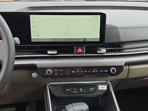 New 2026 Kia Carnival EX FWD image 14