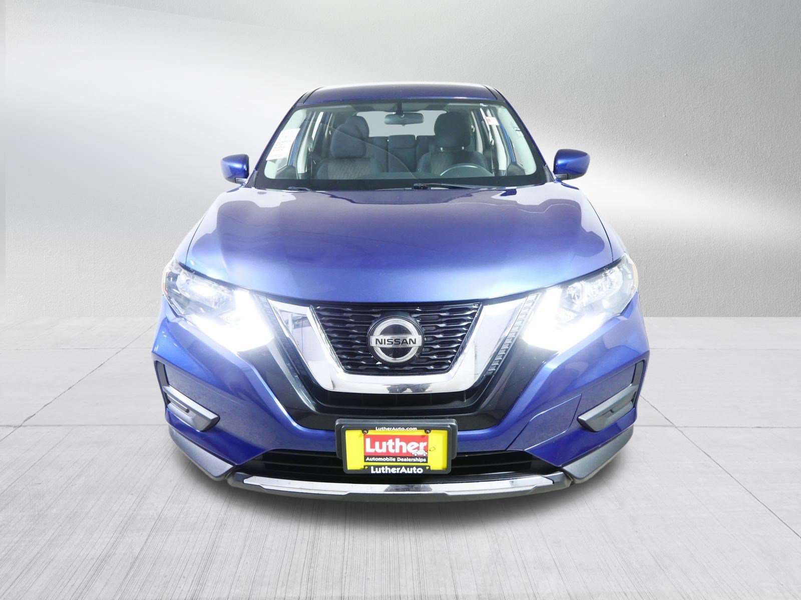 Used 2018 Nissan Rogue S AWD/4WD image 2