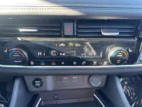 Used 2024 Nissan Rogue SL w/ SL Premium Package image 20