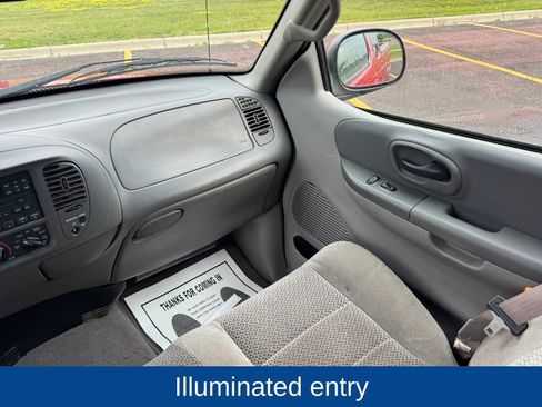 Used 2002 Ford F150 XLT AWD/4WD image 16