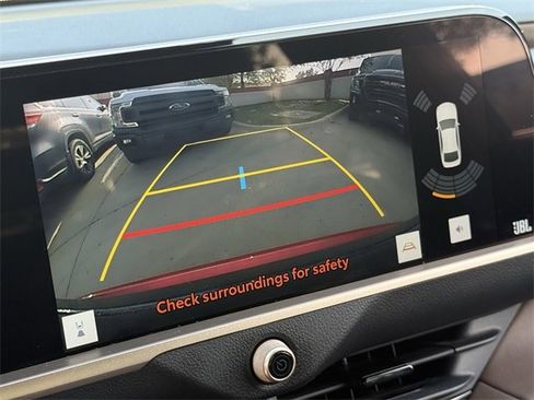 Used 2023 Toyota Crown Limited image 18