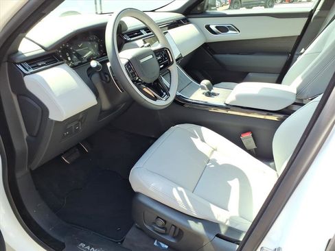 New 2026 Land Rover Range Rover Velar Dynamic SE AWD/4WD image 17