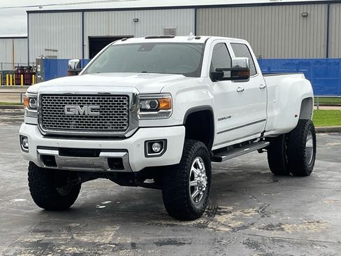 Used 2016 GMC Sierra 3500 Denali w/ Duramax Plus Package AWD/4WD image 5