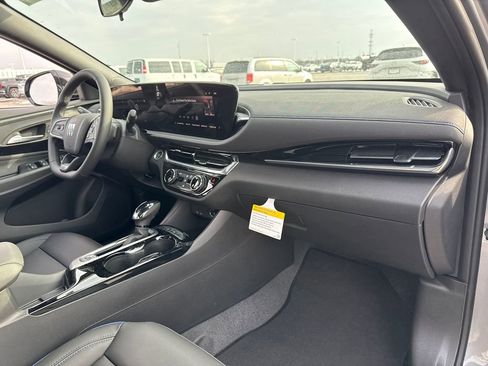 New 2026 Buick Envista Sport Touring FWD image 38