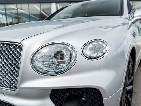 Certified 2023 Bentley Bentayga AWD/4WD image 22
