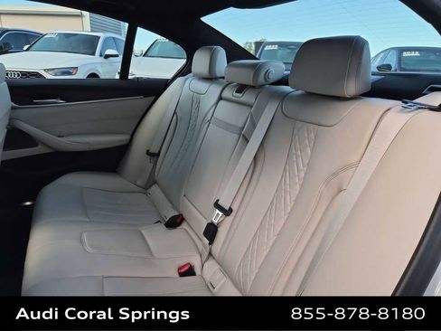 Used 2021 BMW 530e w/ Premium Package image 19