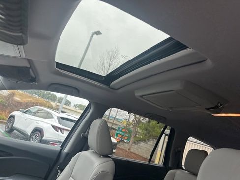 Used 2019 Honda Pilot Touring image 9