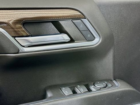 Used 2024 Chevrolet Silverado 1500 LT Trail Boss w/ LT Trail Boss Premium Package AWD/4WD image 21