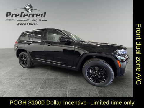 New 2026 Jeep Grand Cherokee Laredo image 8