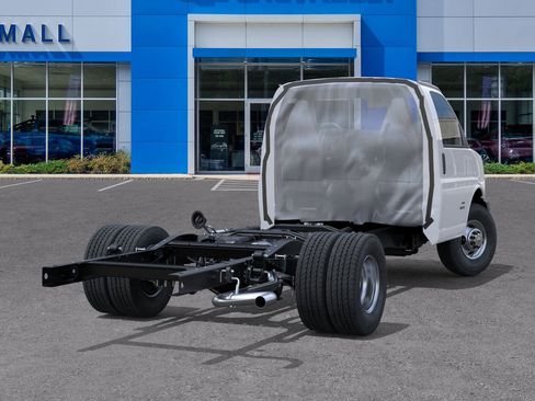 New 2026 Chevrolet Express 4500 w/ Power Convenience Package image 5