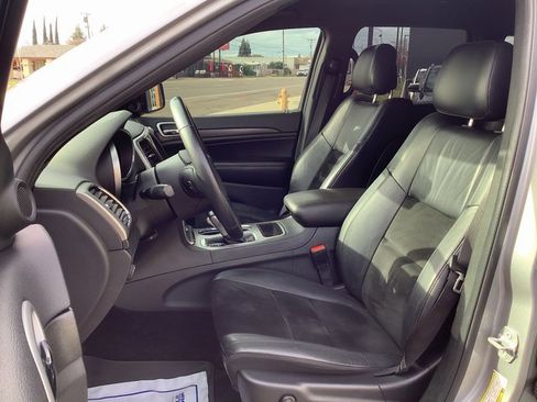 Used 2018 Jeep Grand Cherokee Altitude image 8