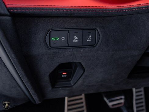 Used 2025 Lamborghini Revuelto AWD/4WD image 29
