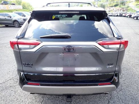 Used 2025 Toyota RAV4 XSE AWD/4WD image 5