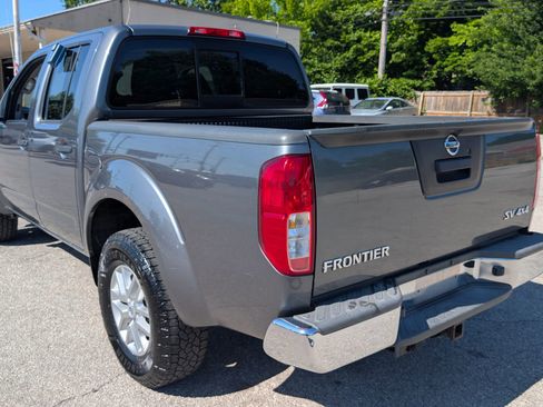 Used 2016 Nissan Frontier SV AWD/4WD image 3