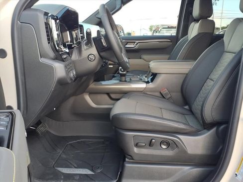 New 2026 Chevrolet Silverado 1500 ZR2 AWD/4WD image 17