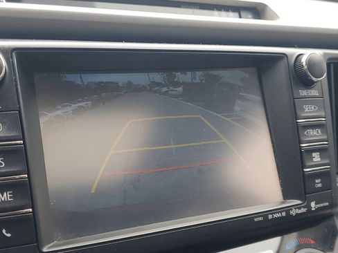 Used 2018 Toyota RAV4 XLE image 28