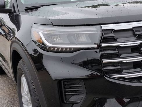 New 2026 Ford Explorer Active RWD image 9