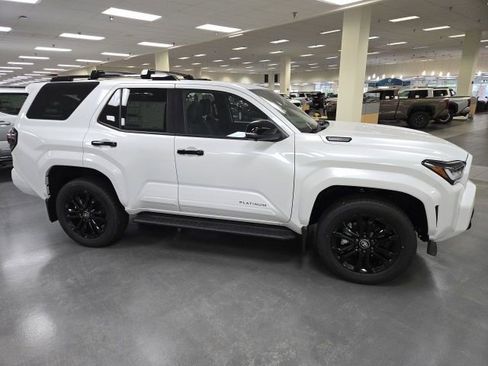New 2026 Toyota 4Runner 4WD image 6